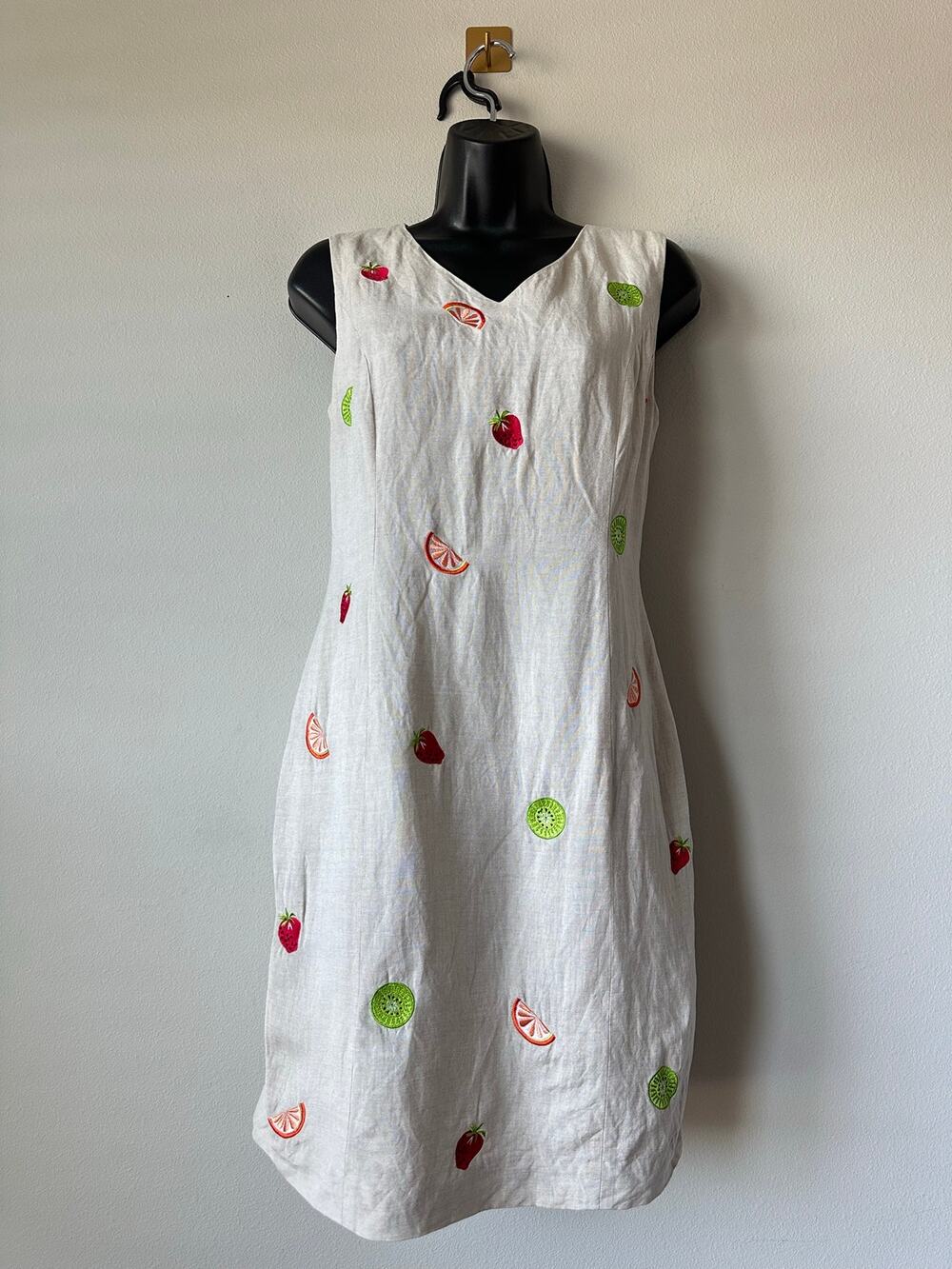 Vintage Jillian Jones Linen Blend Fruit Embroidered Shift Dress Strawberry Kiwi